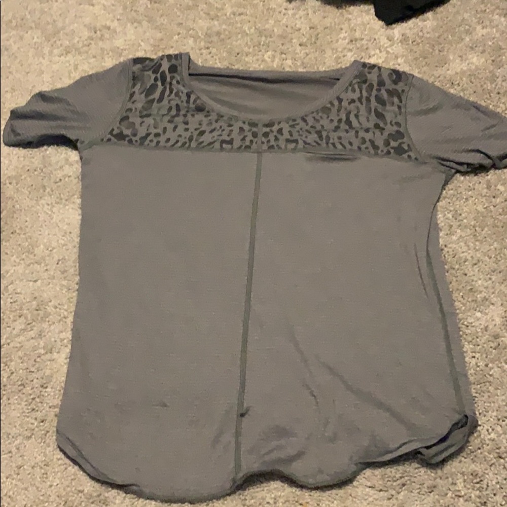 Lululemon tee